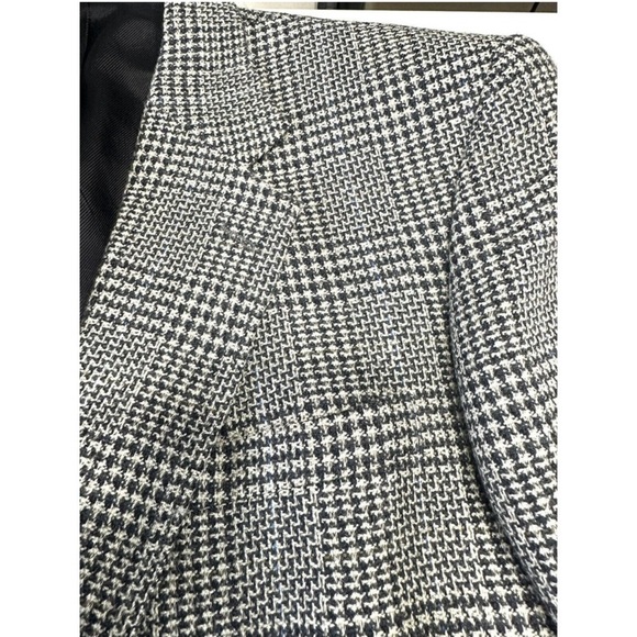 Stafford Houndstooth Sport Coat - Picture 3 of 7